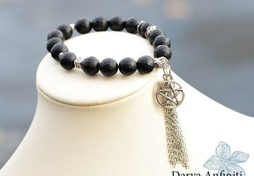 Черный браслет