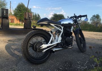 Custom bike cafe racer