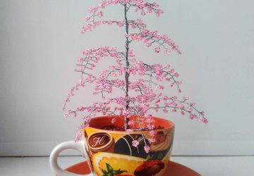 Розовое деревце из бисера