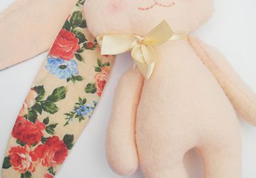 Заяц-сплюшка из фланели Высота 19 см