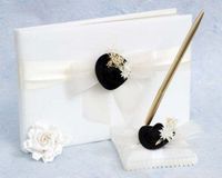 Cowboy Hat Western Wedding Guestbook and Pen Set: Set Color: White/Silver Pen