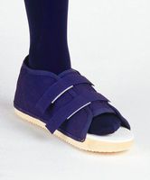 PROCARE Male Post-Op Shoe, Small (Shoe Size 7-9), Loop/ Lock Closure, EA