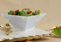 Majestic Settings Disposable White Square Plastic Serving Bowls 64 oz 5 Pack | Square Disposable Serving Bowls | Party Snack Bowls | Salad Serving Bowls WHITE, SMALL 64 OZ