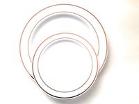Cindynamo offer elegant disposable plates 50 Pieces Rose Gold Plastic, Disposable Plastic Plates include 25 Dinner Plates 10.25” and 25 Salad Plates 7.50”