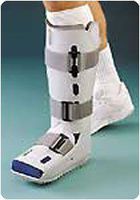 Aircast PneumaticWalker. Size: Small, Height of Brace: 14 1/4"; (36cm), Max. Foot Width at Toes: 4 1