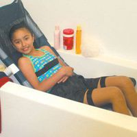 MJM International 191-L Reclining Bath Chair, 180 oz Capacity, 34.75" Height x 45" Length x 19.75" Width, Royal Blue/Forest Green/Mauve