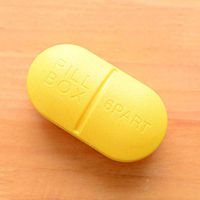 FAgdsyigao 6 Compartments Pill Box Outdoor Portable Medicine Case Pill Shaped Tablet Box Organizer Container Yellow