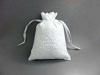 White Linen Gift Bags Drawstring Embroider Sachet Mini Flowers Green Leaf 5" x 7" Pack of 2 (color2)