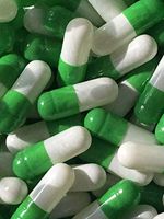 Empty Gelatin Capsules Size 3 Green (Green/White) (100)
