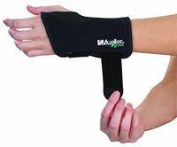 Mueller Green Fitted Wrist Brace, Black, Left Hand, Large/Extra Large
