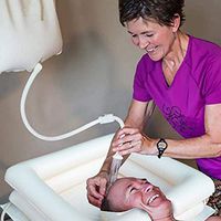 Inflatable Bedside Shampoo Basin Kit With Water Bag, Shower, Shawl, Cushion, Air pump For Disabled& Elderly Bed Easy, Pregnancy, Bedridden Or Post-Surgical Patient, Bed-Confined Patient（Set of 6）