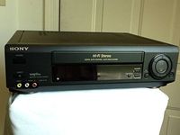 Sony SLV-685F VCR Video Cassette Recorder, 4-Head Hi-Fi Stereo VHS HQ Player, Digital Auto Tracking / Auto Head Cleaner. Adaptive Picture Control. VCRplus+
