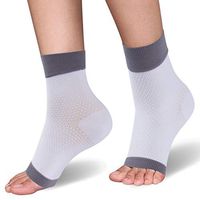 SuMade Plantar Fasciitis Socks, Running Socks Womens Girls Compression Foot Sleeves Ankle Brace Support for Edema, Achilles Tendonitis, Swelling Injury Gifts for Mom 1 Pair (White, S/M)