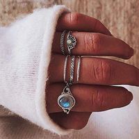 Peigen Ring Set Gold Color Circle Ring for Women Girls Vintage Fashion Sapphire Pattern Flower Alloy Ring Set of 6 Jewelry