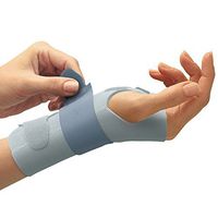 Futuro for Her Slim Silhouette Wrist Support, Moderate Stabilizing Support, Adjust to Fit, Right Hand