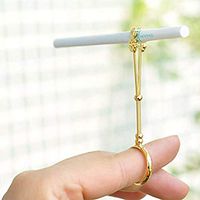 Metal Ring Finger Hand Rack Cigarette Holder Clip Hands Free Smoking Holder for Women/Men Smoker Smoking Accessories Gift (S(16mm), Gold 2)