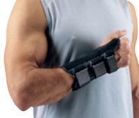 ProCare ComfortFORM Wrist Support, Black, Medium, Left