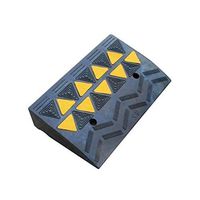 Slope Reflective Triangle Pad, Heavy Pressure Resistance Rubber Roadside Ramp，Portable Lane Wheelchair Accessibility Service Ramp (48 30 11cm)