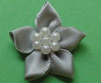 50pcs Satin The Ribbon Flowers with The Appliques Craft DIY Wedding Pearls (Gray)