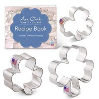 Ann Clark Cookie Cutters 3-Piece Shamrock Cookie Cutter Set with Recipe Booklet, Mini, Medium and Large Shamrock