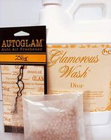 Tyler Candle Glamorous Wash Half Gallon (64 OZ) Laundry Detergent/Bonus Glamorous Sachet Single Pouch and Autoglam (Diva)