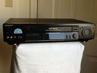 Sony SLV-789HF Video Cassette Tape Recorder, 4-Head Hi-Fi Stereo VHS Player, VCRplus+, Reality Regenerator, Cable Box Control Capable, Energy Star Rated Unit, Adaptive Picture Control. Works Great.