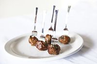 Small Appetizer Forks. Use for Mini Tastings, Cocktails, Desserts. Stainless Steel Silver Finish on Plastic. 192 Bulk Pack. Disposable.