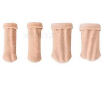 2 Pcs Gel Toe Caps, Moisturizing Closed Toe Sleeve Protectors, Pain Relief Bandages, Anti Sore Fingers Tubes, Fabric Cushion Separators, for Corn Callus Blister Ingrown Toenails Hammer Toes (S)