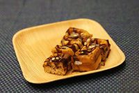 NATURAWARES 6 inches Disposable Palm Leaf Flat Square Plates Pack of 100 Biodegradable Dinnerware, Wooden Party Plates Pack, Suitable for Home, Catering, Parties & Weddings