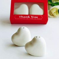 Heart Love Salt and Pepper Shakers Ceramic Spice Rack Home Decorations |Color - red|