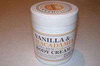 Vanilla & Macadamia Ultra Rich Performed Body Cream 16.06 FL. OZ.