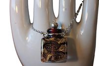 Venzia Artglass Venetian Bottle Aroma Diffuser Necklace in Nice Gift Box (Purple)