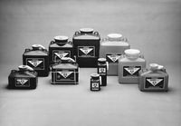 Medegen Non-Stackable Sharps-Tainers, Large Size, Locking Cap 10" x 6" x 15", 10 Qt, Red 180