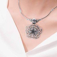 Flower Pendant Tibetan Style vintage Long Necklace Pendant Women Girl Jewelry Pretty Bright Simple Lovely Jewerly Aesthetic Comfortable Best Amulet Fashion