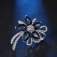Fashion Women Crystal Brooches Pin Flower Rhinestone Wedding Party Jewelry Gifts Popular Aesthetic Beauty Girls Woman Jewerly Design Womans Accesories