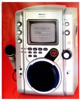 Memorex Karaoke Home Entertainment System MKS5626 5.5" Black&White Monitor