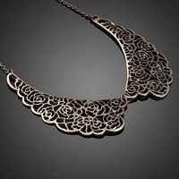 Fashion Gift Bib Rose Chic Vintage Carved Metal Necklace Pendant Collar Choker Woman Stylish Jewerly Women Aesthetic Beads Comfortable Accessory Daily Wonderful