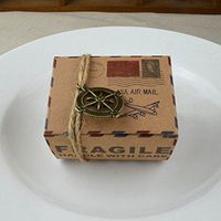 Lavenz 50pcs/lot Candy Box Vintage Kraft Paper Airplane Air Mail Travel Theme Wedding Favors Gifts Boxes with Burlap Twine Party Decor