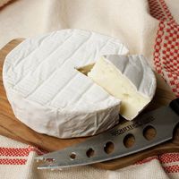 French Baby Brie - 7oz - by Notre Dame (7 ounce)