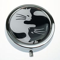 MaXing Cat is Sleeping Family Custom Personalized Silver Round Pill Case Box Decorative Metal Medicine Container Case