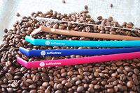 Koffie Straw 4-Pack Straws and 1 Brush (in Home compostable Wrapper) to Limit Stains on Your Teeth (Mocha Navy Plum Surf)