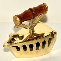 Old Vintage Antique Brass Press Cloths Mini Wooden Handle Collectible