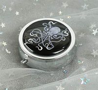 Halulu Octopus Custom Fashion Round Glass Pill Case 2.1 Inch Tablet Holder Storage Bag Wallet