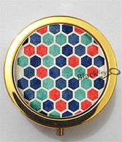 BlackKey Honeycomb Pattern 3-Compartment Decorative Pocket Gift Box Case Organizer for Pill, Color 2 -2123