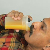 Maddak Flo-Trol Vacuum Feeding Cup (745860000)