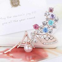 Girl Elegant Brooches Women Fairy Rhinestone Pins Angel Brooch Jewelry Crystal Popular Novelty Creation Aesthetic Beauty Girls Design Styling Delicate