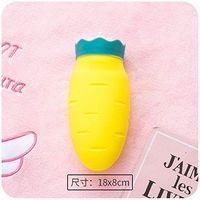 Silicone Hand Warmer, Water Hand Warmer for Children, Small Portable Mini Hand Warmer-Yellow Carrot
