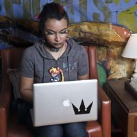 Crown Symbol - Kingdom Hearts - Apple Macbook Laptop Decal