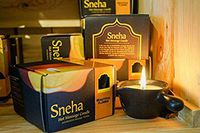 Beautiful Flower Scent, Best 100% Natural Hot Massage Oil Candle Aromatherapy Beautiful Flower Scent, 50g.