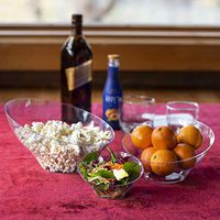 Majestic Settings Disposable Clear Angled Plastic Serving Bowls for Parties | 5 Pack | Square Disposable Serving Bowls | Party Snack Bowls | Salad Serving Bowls MEDIUM 20 OZ, Clear